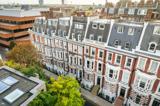 2-bed flat on Hornton Street, London, W8, £1,150,000