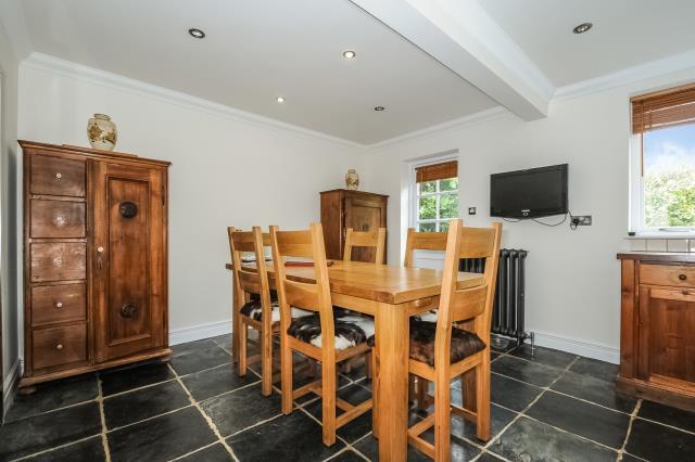 Kitchen/Dining Area