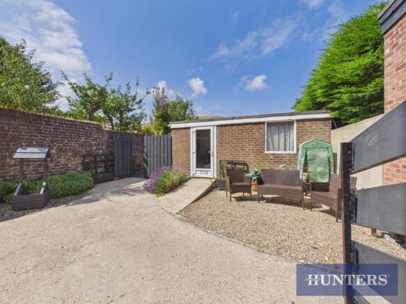 2 bed Apartment for sale Image 12