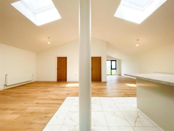 OPEN PLAN LIVING SPACE