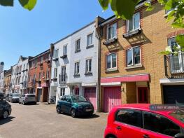3, Edgar Wallace Close, London SE15 6HJ