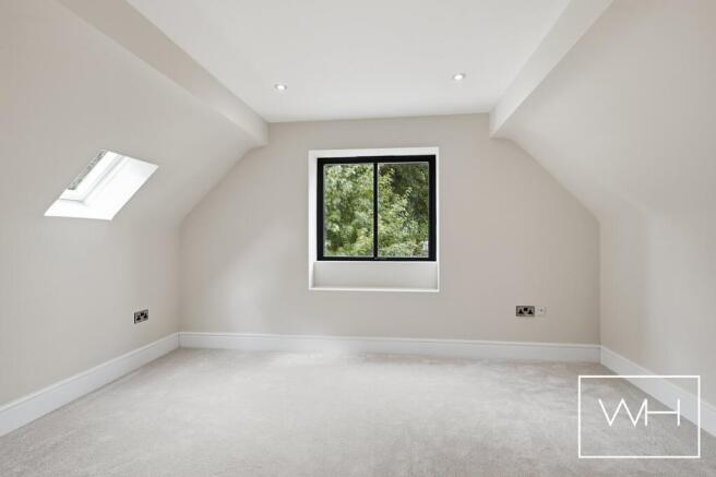 5 bed Detached for sale Image 5