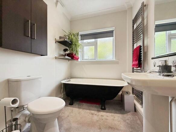 pbox-bathroom-326582.jpg