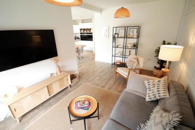 Further Living Room Image