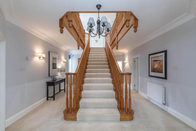 4 bed Detached for sale Image 5