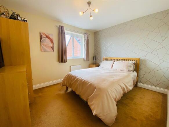 BEDROOM 4