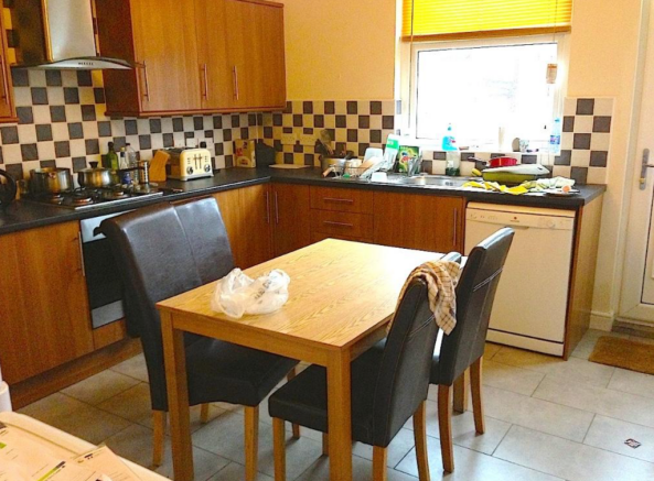 5 bed Terraced to rent Image 7