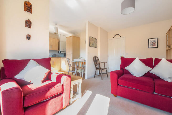 2 bed Apartment for sale Image 8