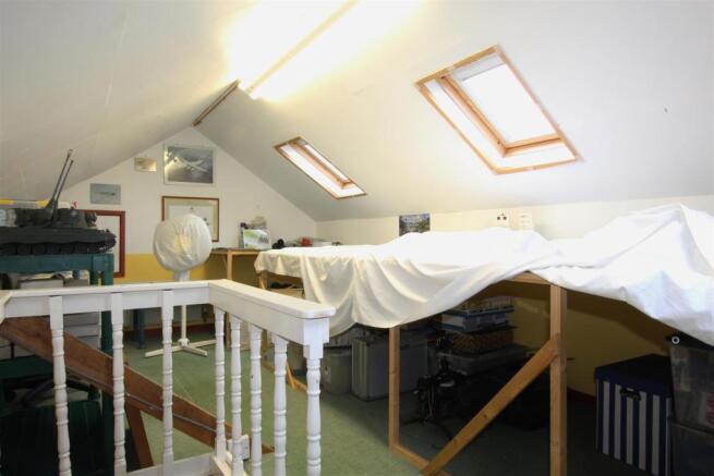 LOFT ROOM
