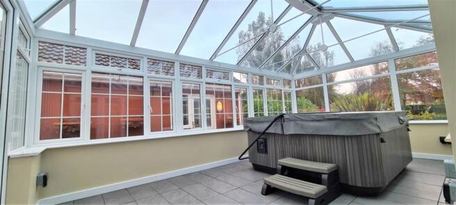 Hot Tub / Garden Room