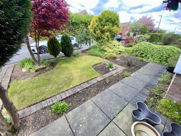 front garden2.jpeg