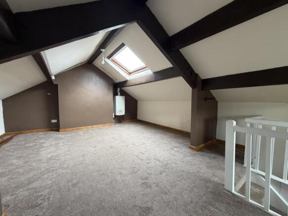 3 bed Terraced for sale Image 11