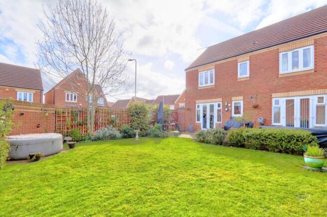 4 bed Detached for sale Image 8