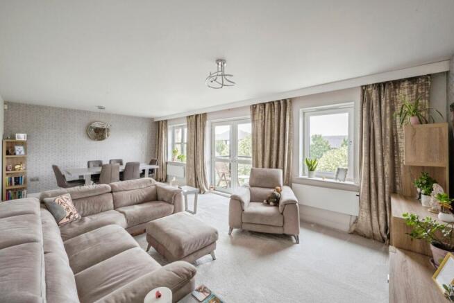2 bed Flat for sale Image 8
