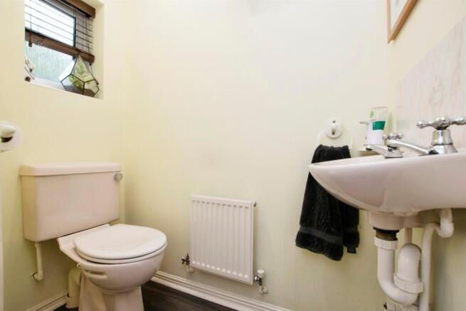 Cloakroom/wc