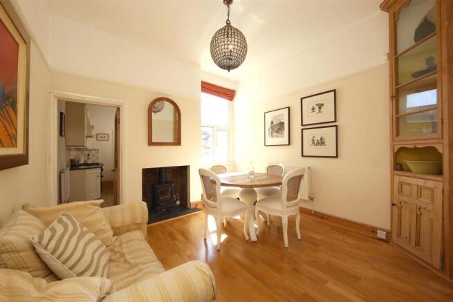 102 Kimberley Rd 1731.JPG