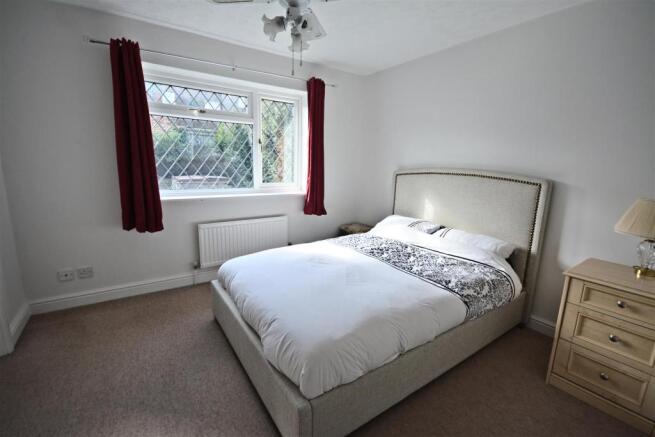 new bed 2.jpg