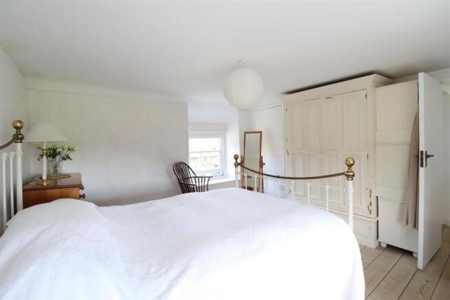 8261 Bed 1 2.JPG