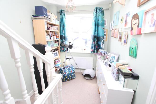 4 bed Semi-Detached for sale Image 11