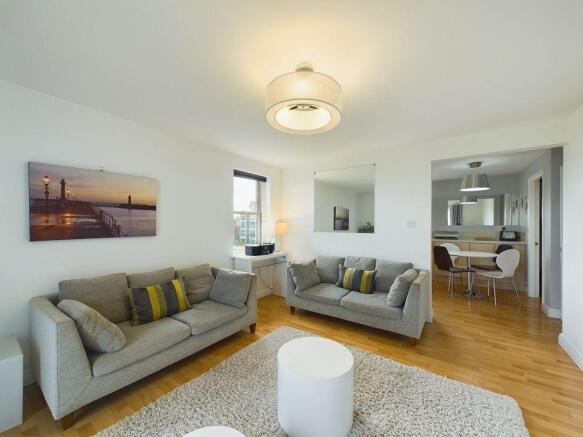 2 bed Apartment for sale Image 5