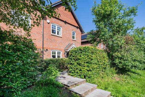 King Harry Lane, St. Albans, AL3