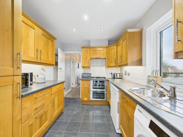 3 bed Semi-Detached for sale Image 10
