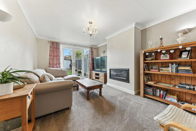 Springhill Avenue, Crofton, Wakefield, WF4 photo 4