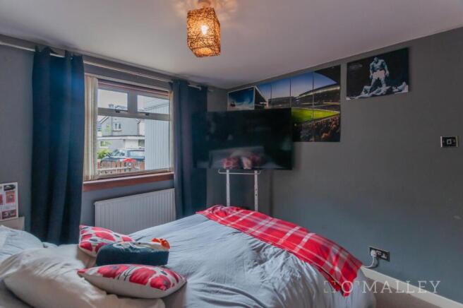 Bedroom 1 -2.jpg