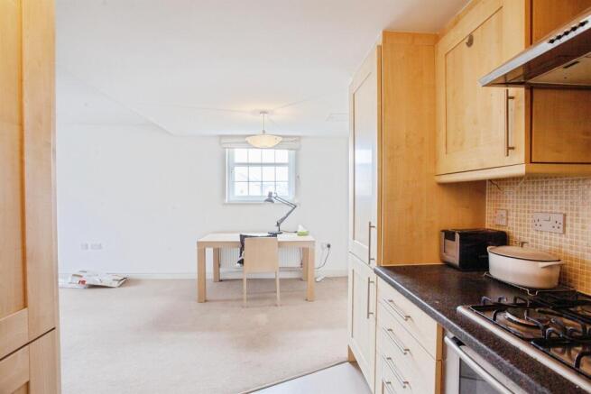 2 bed Apartment for sale Image 7