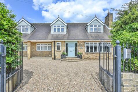 **SIGNATURE HOME** Brook Road, Brentwood