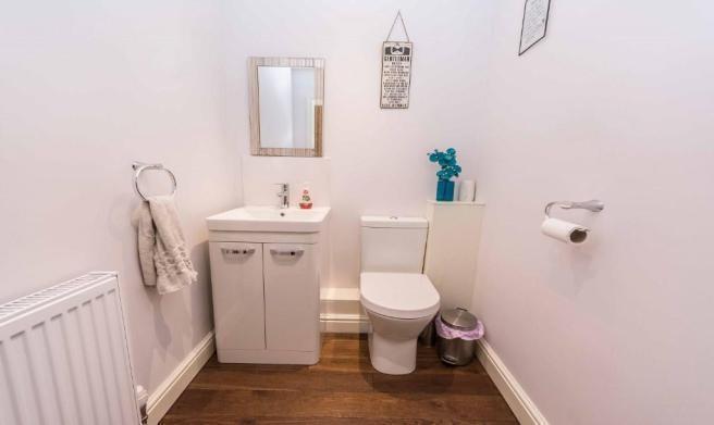 Cloakroom/wc