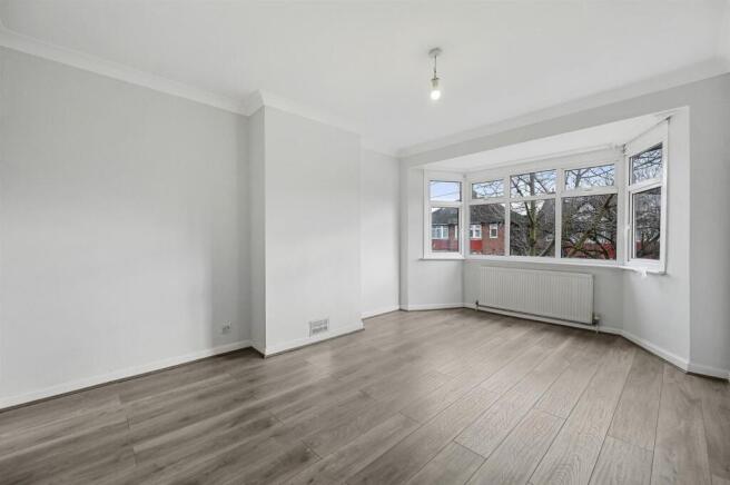 RCLR- 28 chitern gardens- bedroom A6_1.jpg