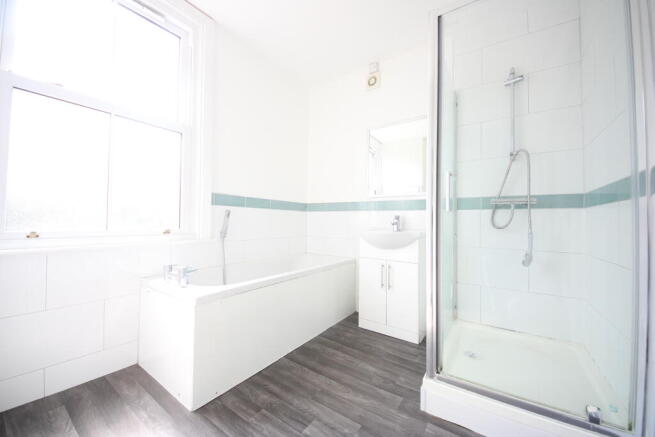 1 bed House Share to rent Image 4