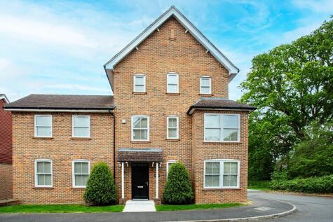 Loddon House Brockham Grange RG27