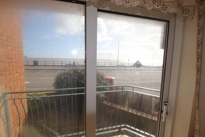 2 bed Ground Flat for sale Image 6