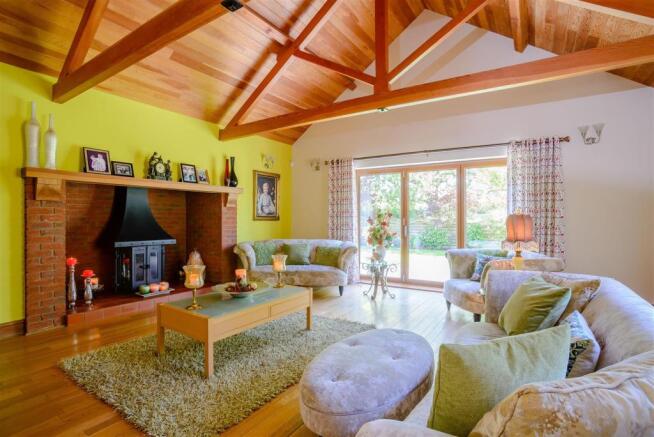 8386342-interior05.jpg