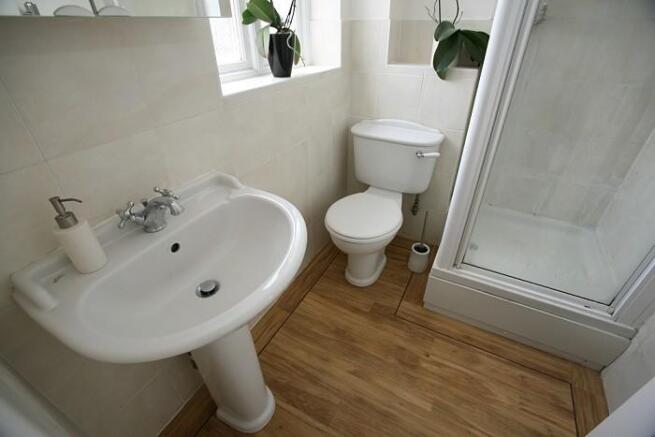 EN SUITE