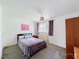 52, Turnpike Close, Worcester WR2 6AB