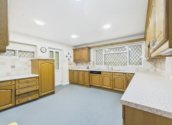 cam03830g0pr0265still0040011