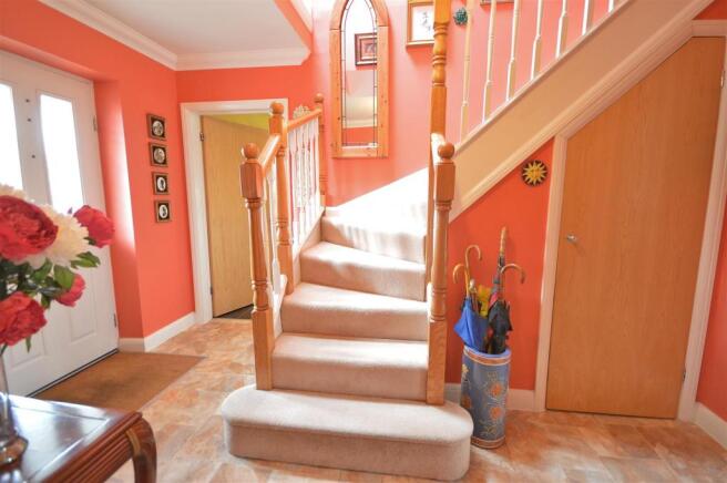 ENTRANCE HALLWAY (Al