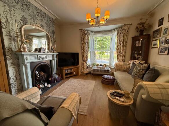 3 bed Semi-Detached for sale Image 4