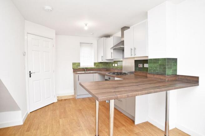 3 bed Semi-Detached for sale Image 3
