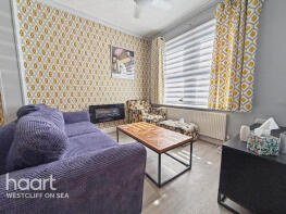 16, Oakleigh Avenue, Southend-on-sea SS1 2QR