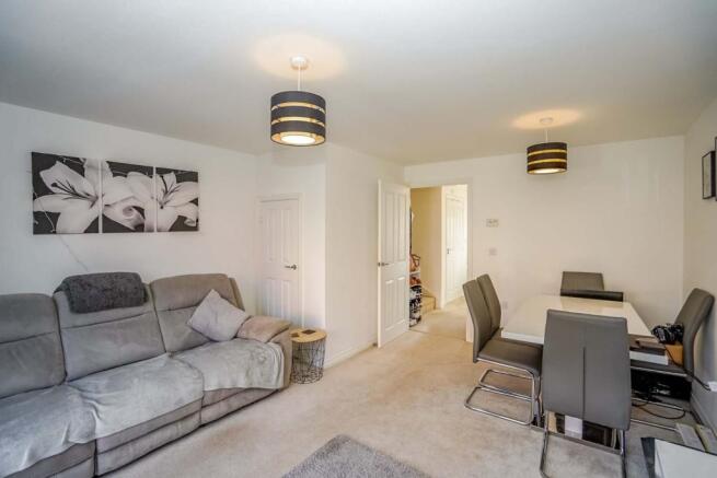 Lounge/Dining Room