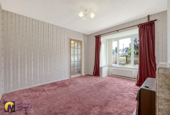 35 PARKFIELDS LOUNGE 3.jpg