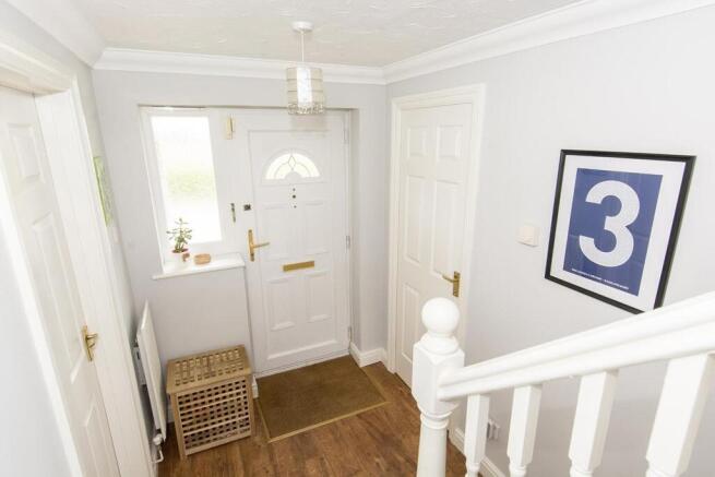 Forsythia Close, Lutterworth photo 5