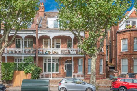 Queens Avenue, London, N10