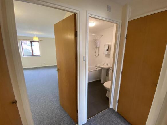 Hallway.jpeg