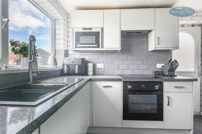 3 bed Semi-Detached for sale Image 7