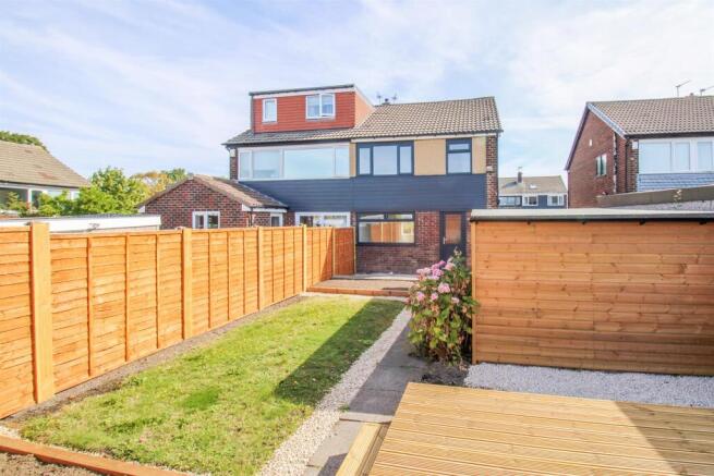 3 bed Semi-Detached for sale Image 12